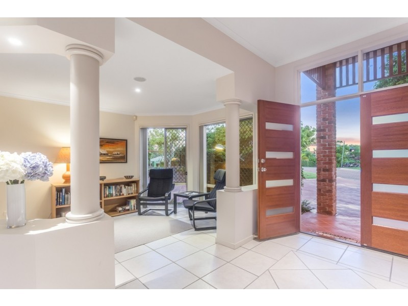 3 Bookleaf Place, Bridgeman Downs QLD 4035