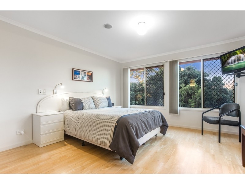 3 Bookleaf Place, Bridgeman Downs QLD 4035