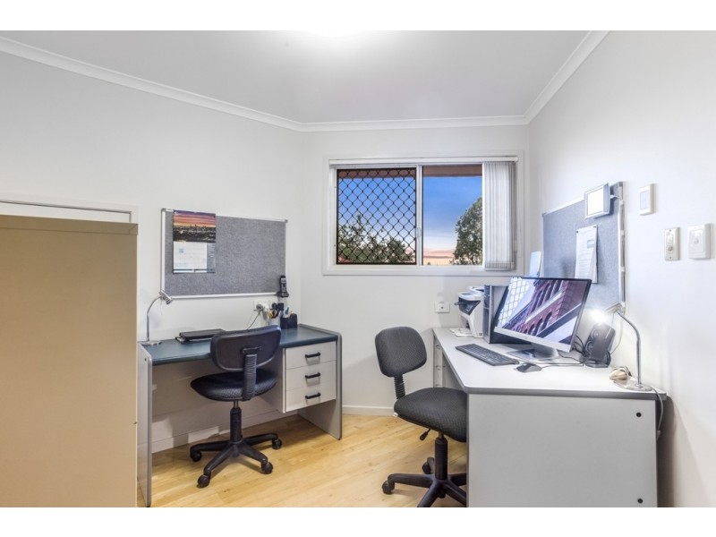 3 Bookleaf Place, Bridgeman Downs QLD 4035