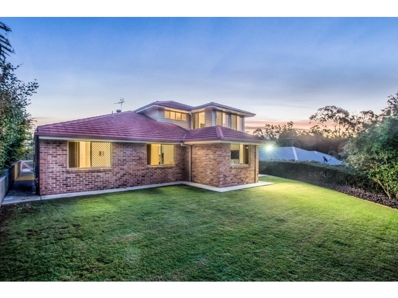 3 Bookleaf Place, Bridgeman Downs QLD 4035