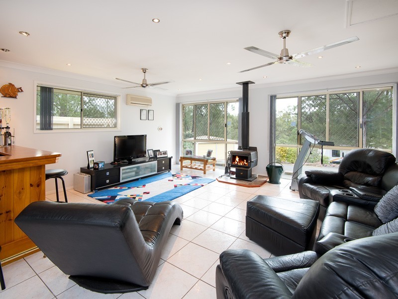 9 Prasada Court, Eatons Hill QLD 4037