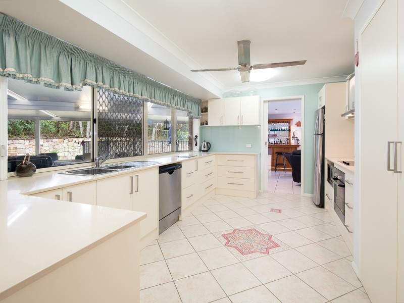9 Prasada Court, Eatons Hill QLD 4037