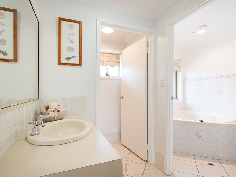 9 Prasada Court, Eatons Hill QLD 4037