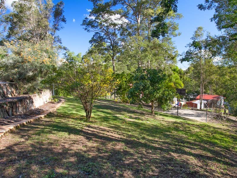 9 Prasada Court, Eatons Hill QLD 4037