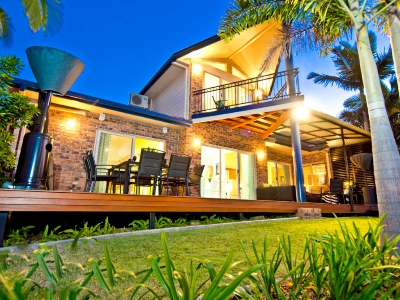 16 Elwood Court, Eatons Hill QLD 4037