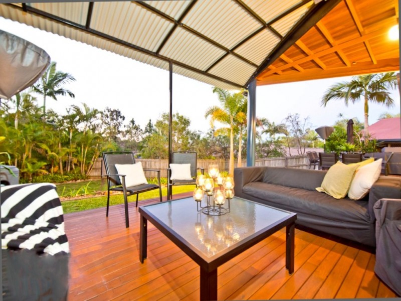 16 Elwood Court, Eatons Hill QLD 4037