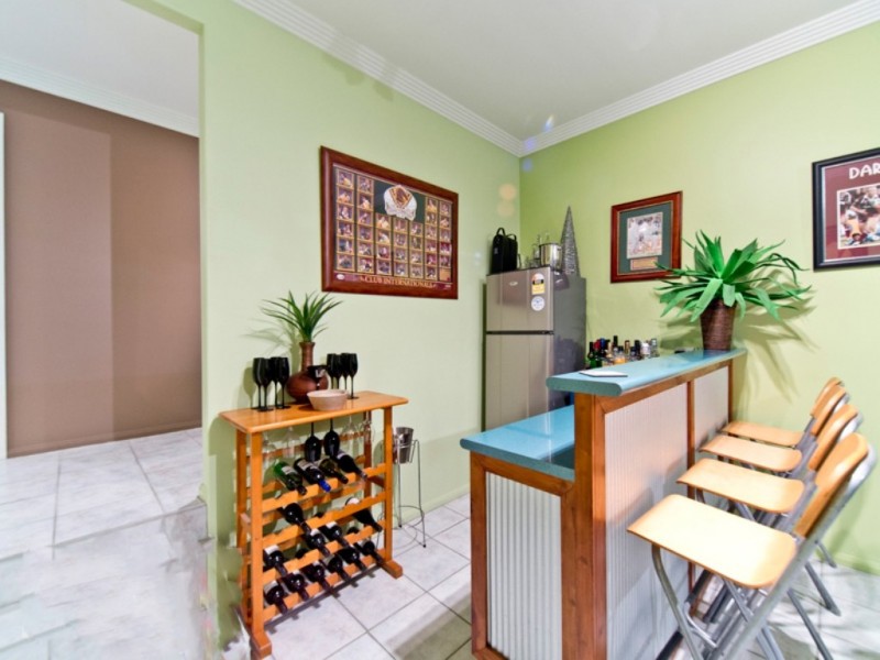 16 Elwood Court, Eatons Hill QLD 4037