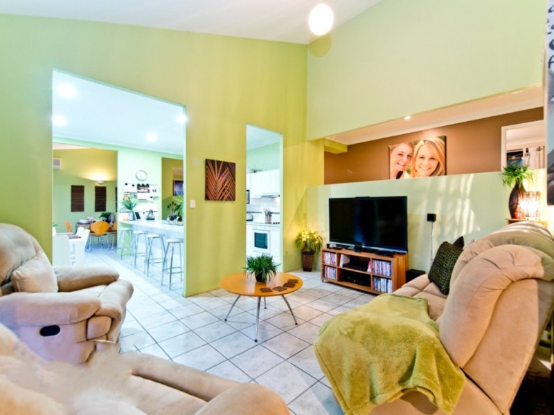 16 Elwood Court, Eatons Hill QLD 4037