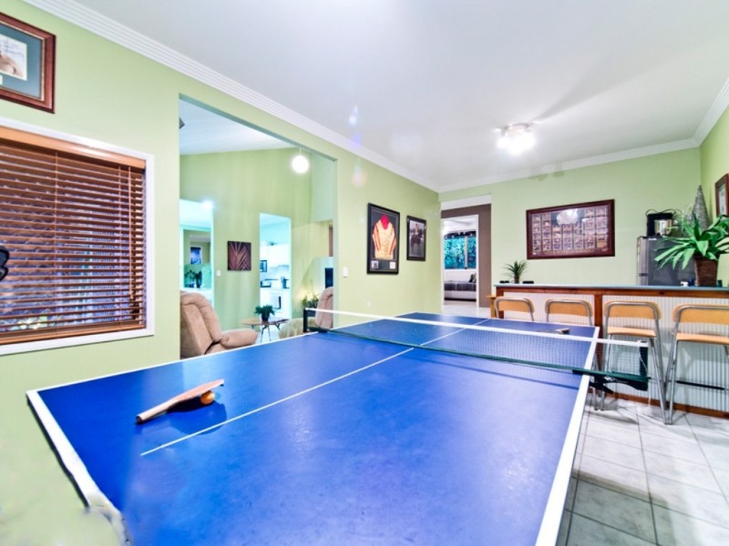 16 Elwood Court, Eatons Hill QLD 4037