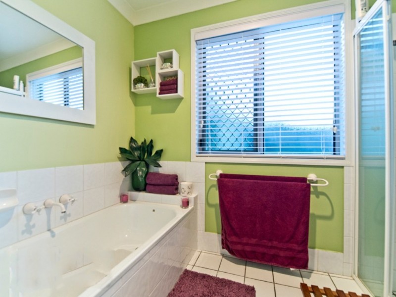 16 Elwood Court, Eatons Hill QLD 4037