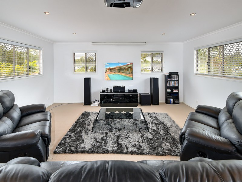 8 Glenside Place, Bridgeman Downs QLD 4035