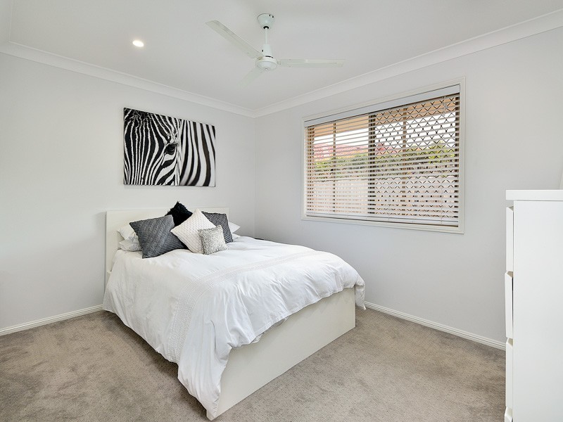 8 Glenside Place, Bridgeman Downs QLD 4035