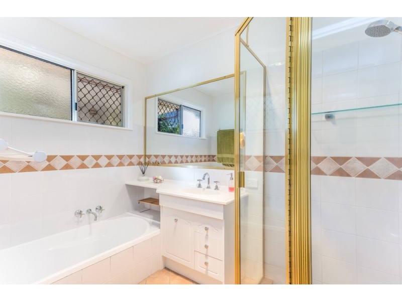 14 Hovea Street, Everton Hills QLD 4053