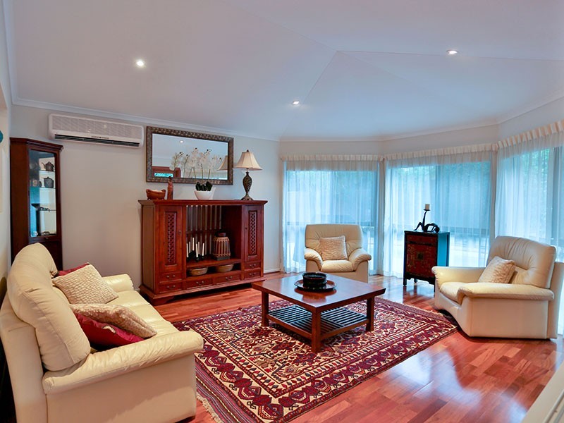 4 Landon Close, Mcdowall QLD 4053