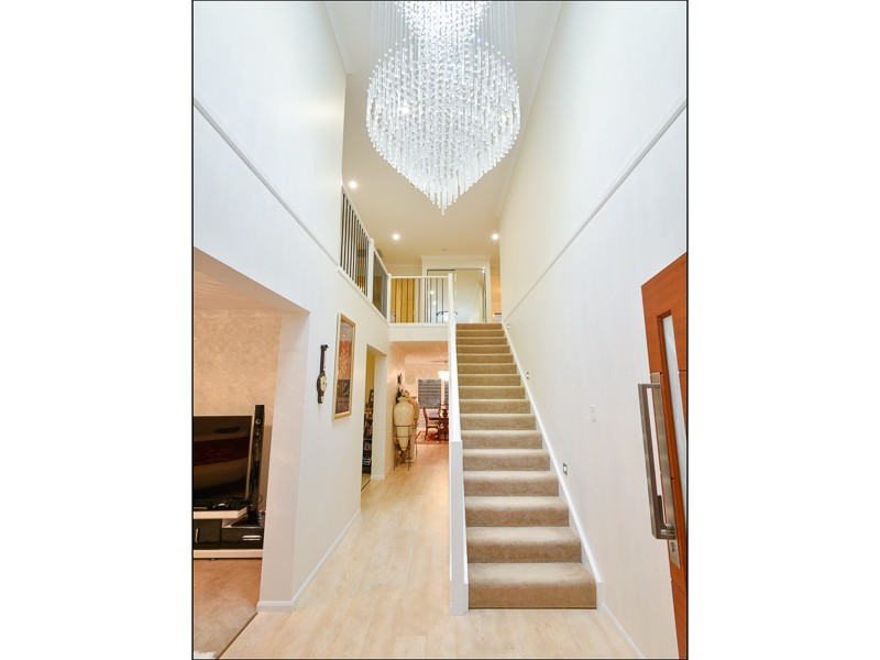 12 Sovereign Place, Bridgeman Downs QLD 4035