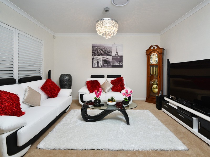 12 Sovereign Place, Bridgeman Downs QLD 4035