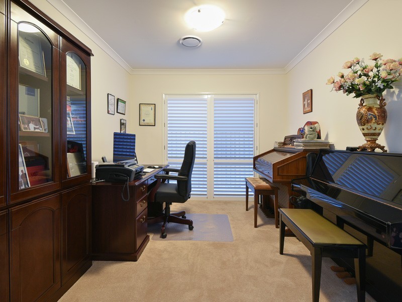 12 Sovereign Place, Bridgeman Downs QLD 4035