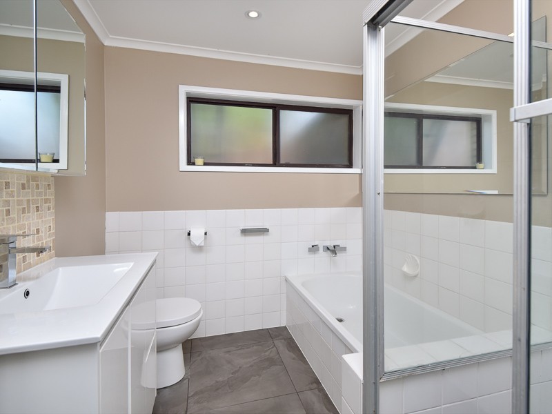 3 Amadeus Place, Aspley QLD 4034