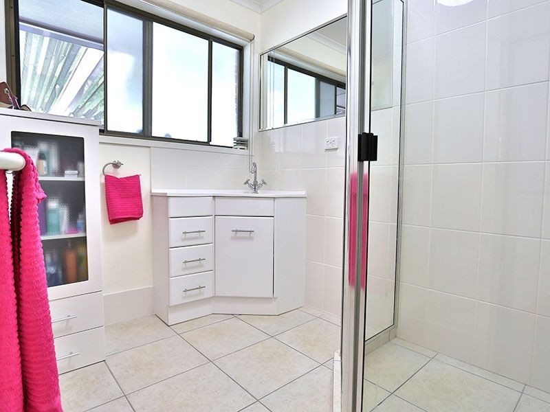 9 Centurion Street, Bridgeman Downs QLD 4035