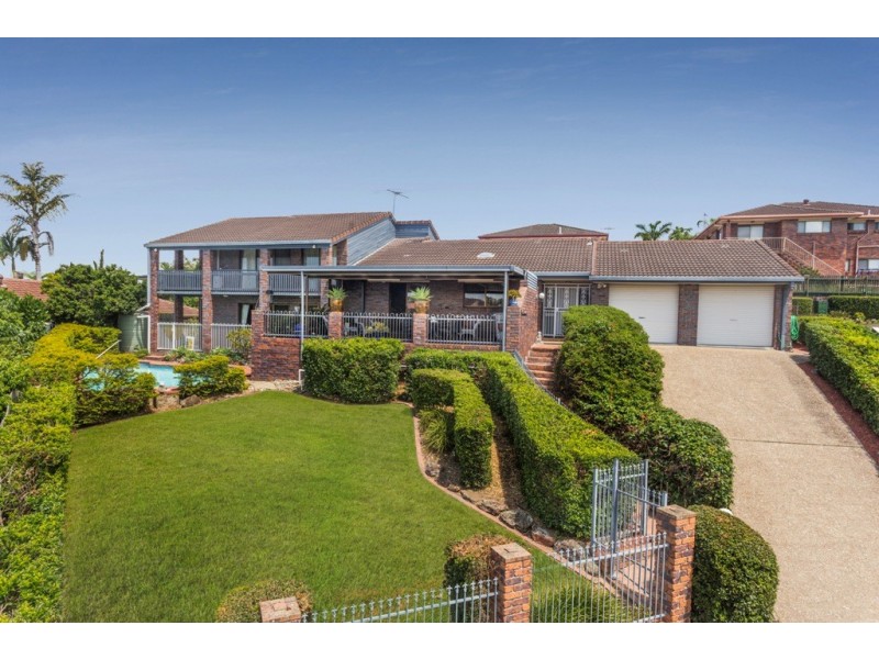 4 Donat Close, Stafford Heights QLD 4053