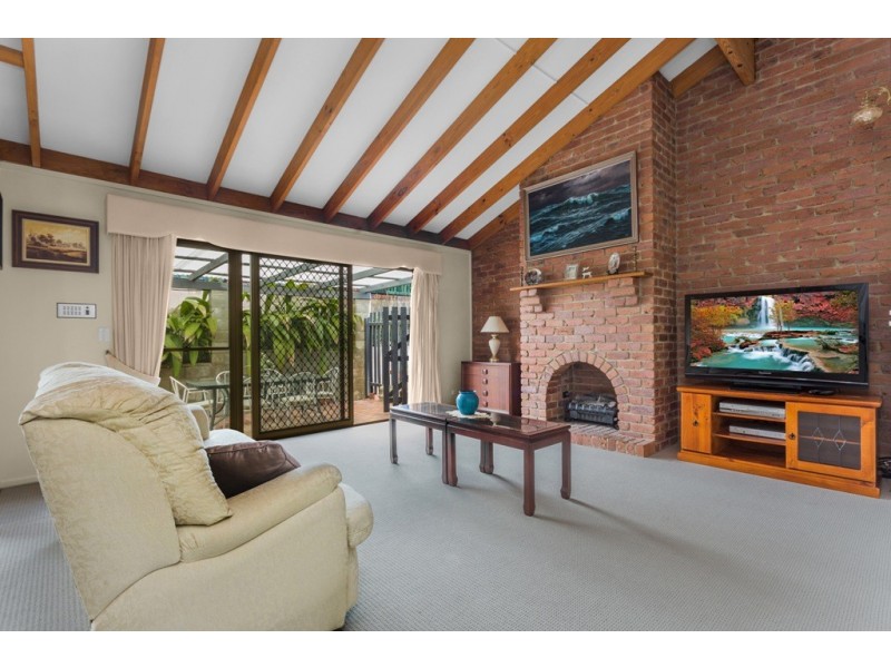 4 Donat Close, Stafford Heights QLD 4053