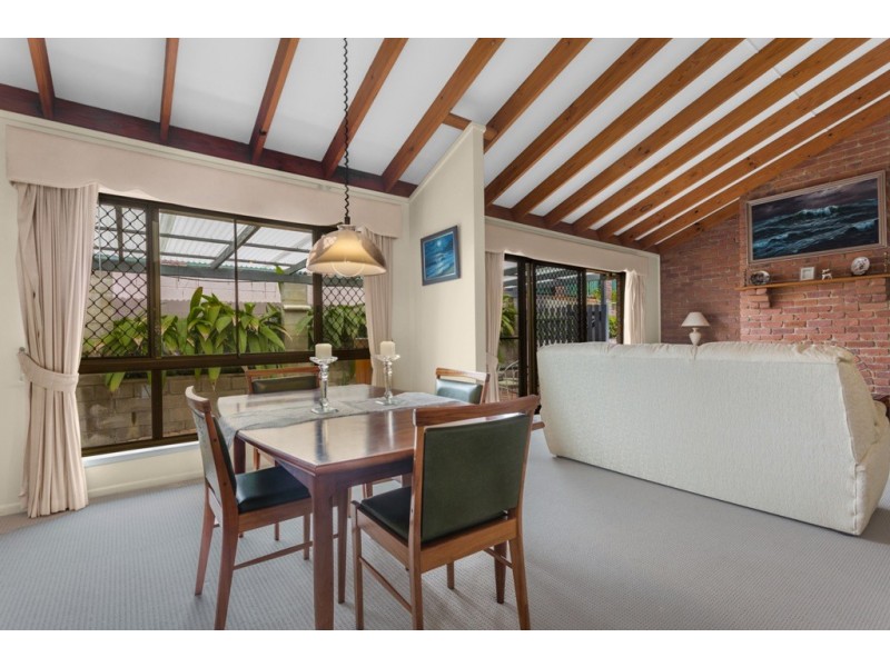 4 Donat Close, Stafford Heights QLD 4053