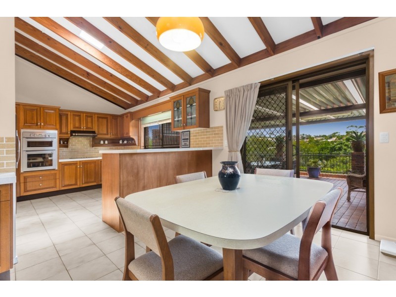 4 Donat Close, Stafford Heights QLD 4053