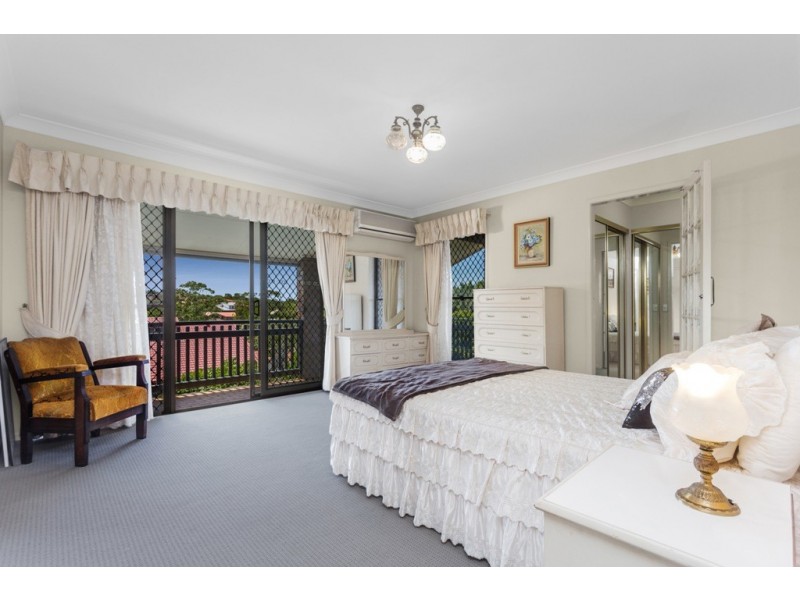 4 Donat Close, Stafford Heights QLD 4053