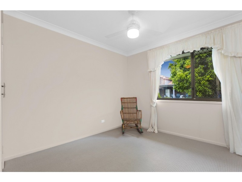 4 Donat Close, Stafford Heights QLD 4053