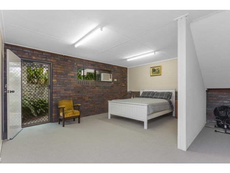 4 Donat Close, Stafford Heights QLD 4053