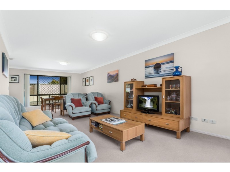 4 Siena Street Aka 4/24 Faheys Road East, Albany Creek QLD 4035