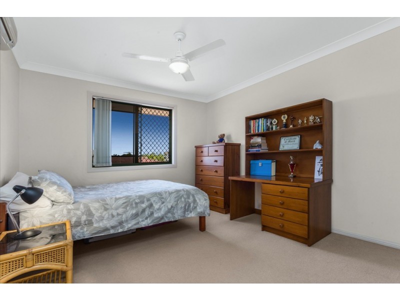 4 Siena Street Aka 4/24 Faheys Road East, Albany Creek QLD 4035