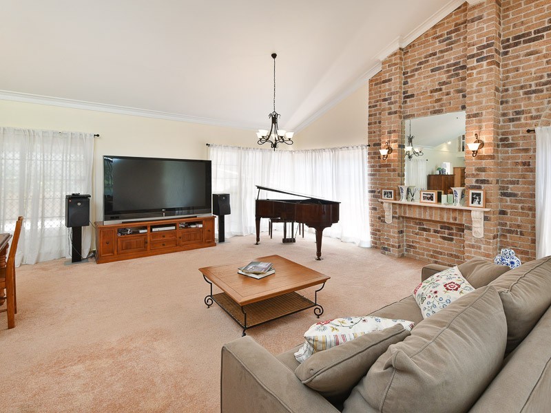22 Gielgud Crescent, Mcdowall QLD 4053