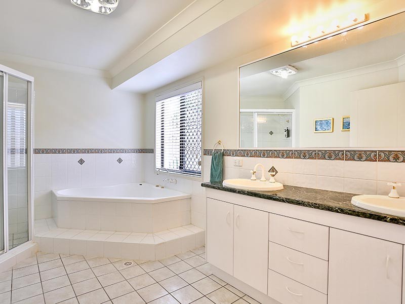 26 Palmetto Place, Bridgeman Downs QLD 4035