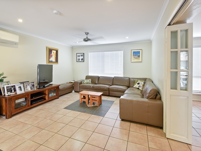 10 Brookland Close, Bridgeman Downs QLD 4035