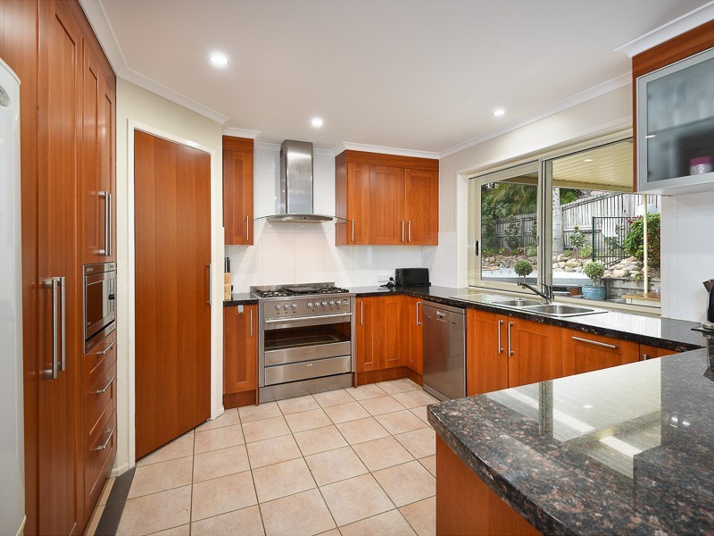 10 Brookland Close, Bridgeman Downs QLD 4035