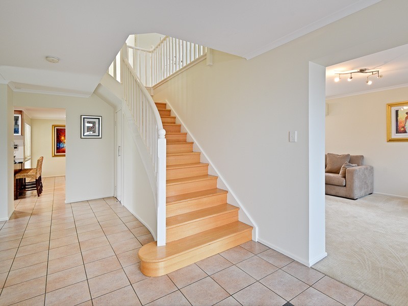 10 Brookland Close, Bridgeman Downs QLD 4035