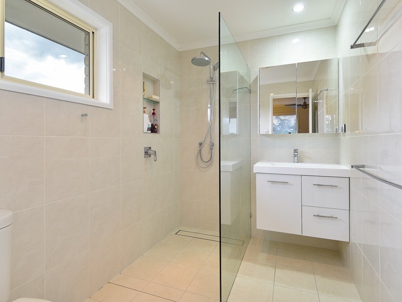10 Brookland Close, Bridgeman Downs QLD 4035