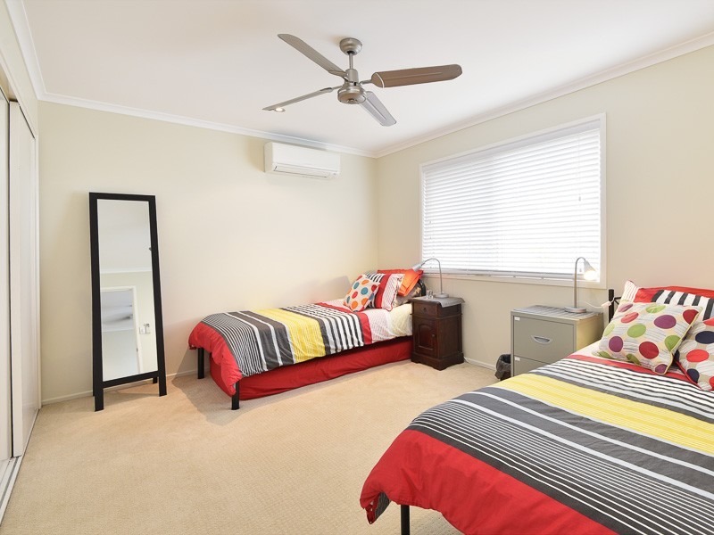 10 Brookland Close, Bridgeman Downs QLD 4035
