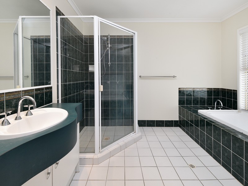 10 Brookland Close, Bridgeman Downs QLD 4035