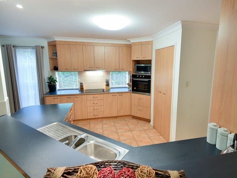 1 Pinehurst Court, Albany Creek QLD 4035