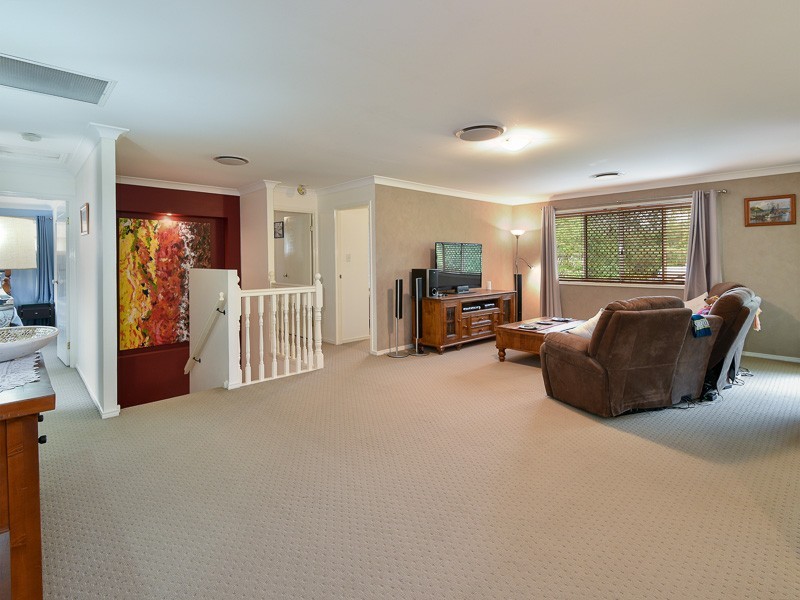 1 Pinehurst Court, Albany Creek QLD 4035