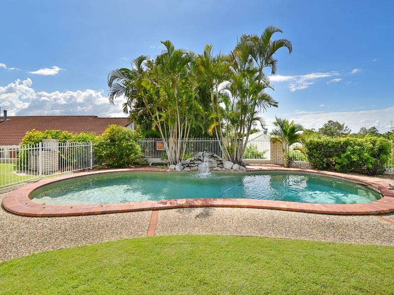 76 Oakmont Crescent, Albany Creek QLD 4035