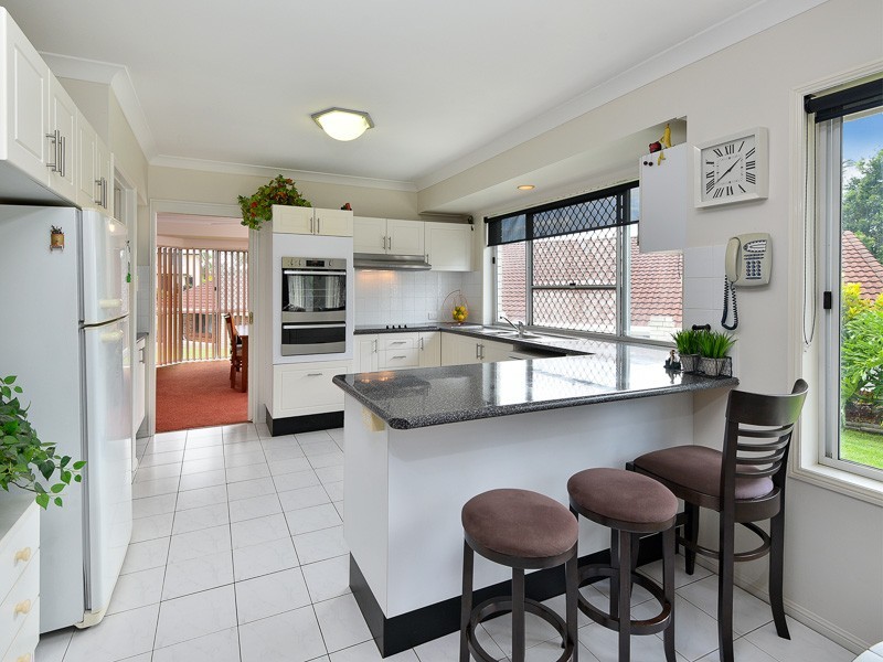 76 Oakmont Crescent, Albany Creek QLD 4035