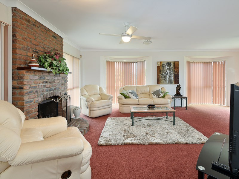 76 Oakmont Crescent, Albany Creek QLD 4035