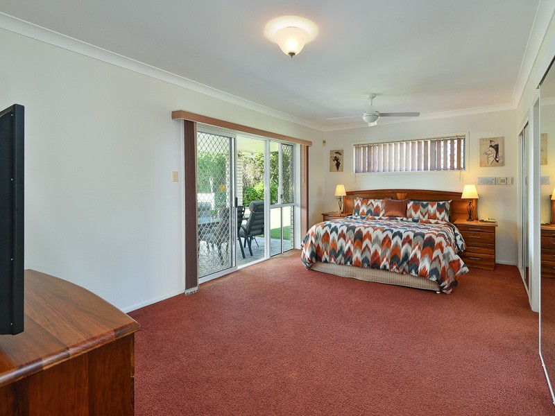 76 Oakmont Crescent, Albany Creek QLD 4035