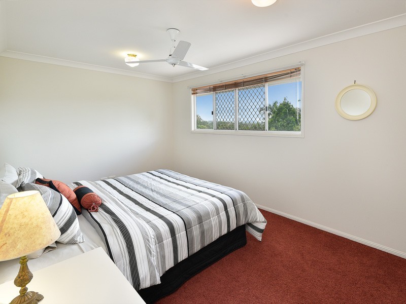 76 Oakmont Crescent, Albany Creek QLD 4035