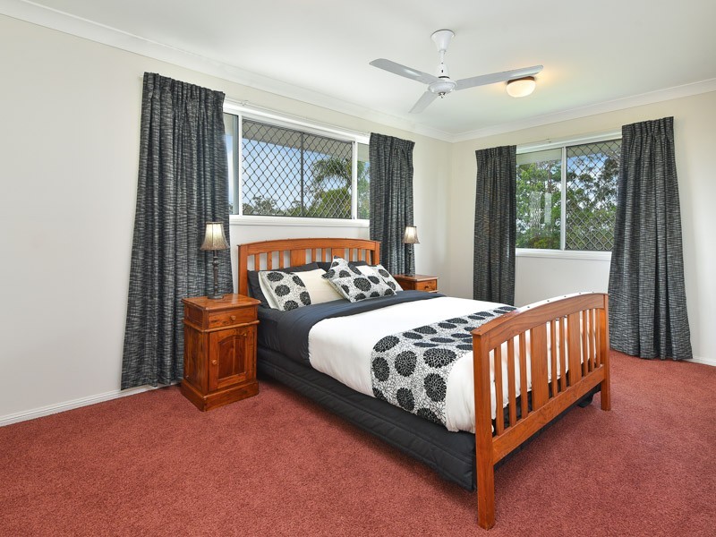 76 Oakmont Crescent, Albany Creek QLD 4035