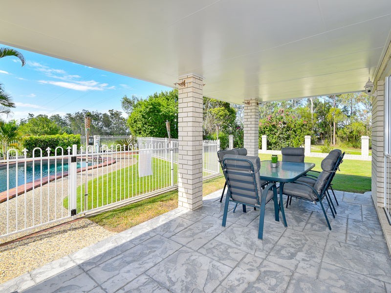 76 Oakmont Crescent, Albany Creek QLD 4035