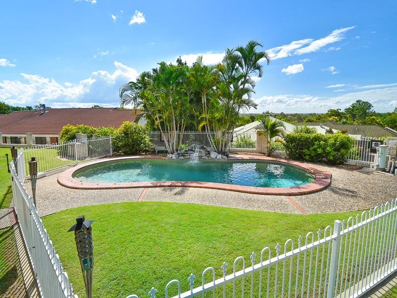 76 Oakmont Crescent, Albany Creek QLD 4035